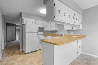 3192 Cleveland Ave N-Unit -Unit 3192 in Arden Hills, MN - Building Photo - Building Photo