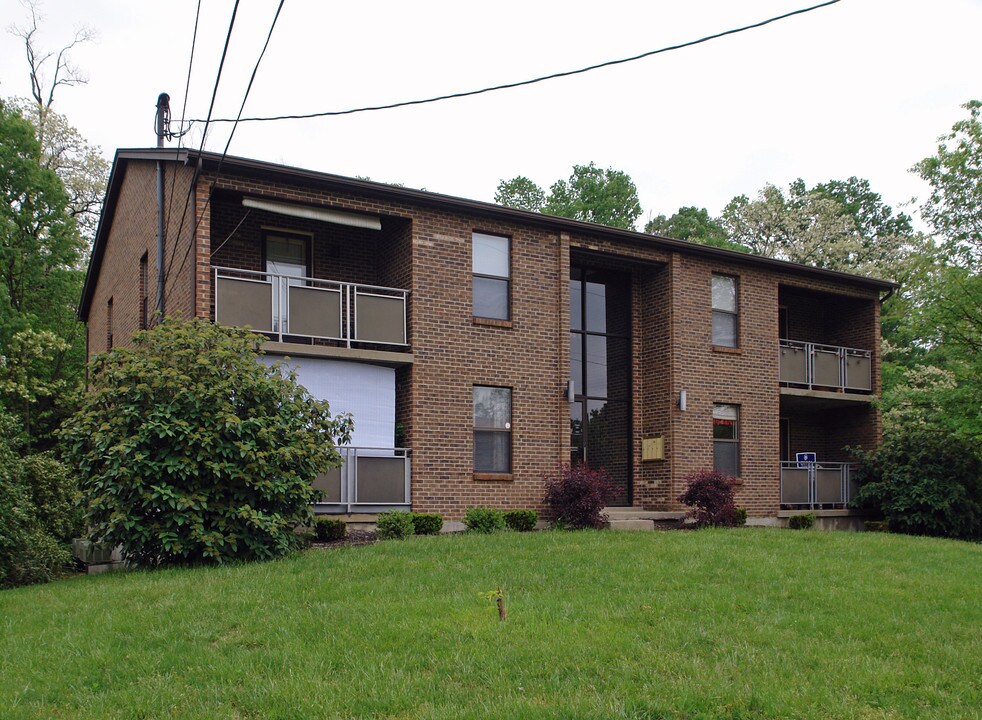 42 E Lakeside Ave in Fort Mitchell, KY - Foto de edificio