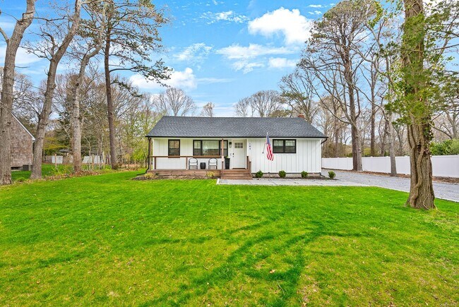 property at 104 W Tiana Rd
