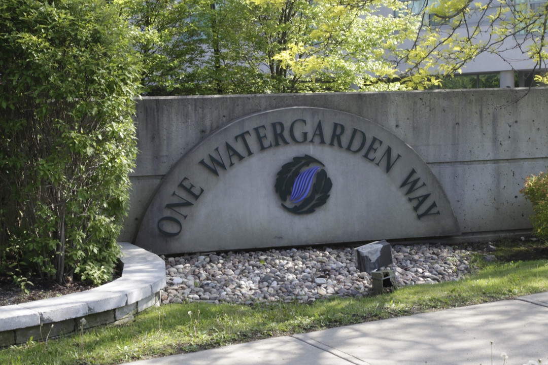 1 Watergarden Way in Toronto, ON - Building Photo