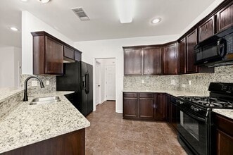 42351 Cedarstone Ave in Prairieville, LA - Building Photo - Building Photo