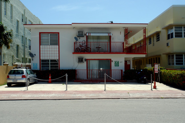 Toba Apartments in Miami Beach, FL - Building Photo - Building Photo