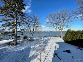 1825 Winter Rd in Grand Island, NY - Building Photo - Building Photo