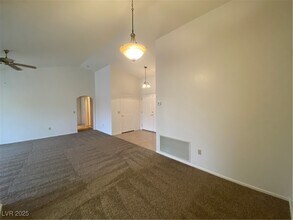 9612 Buckhorn Dr in Las Vegas, NV - Building Photo - Building Photo