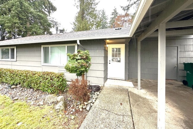 21904 41st Pl W in Mountlake Terrace, WA - Building Photo - Building Photo