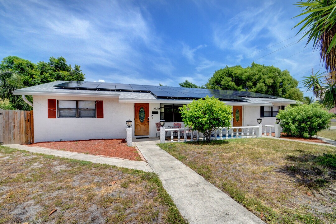 103 SW 10th Ave in Boynton Beach, FL - Foto de edificio