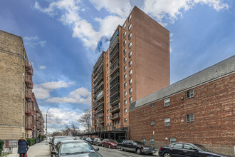 Tower East in Flushing, NY - Building Photo - Building Photo