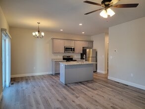 105 Magnolia Dr in Middletown, PA - Building Photo - Building Photo