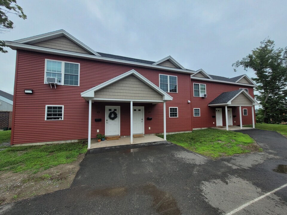 9 Dillingham St, Unit 15 in Bangor, ME - Building Photo