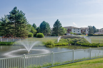 Big Creek Apartments and Townhouses in Parma Heights, OH - Building Photo - Building Photo