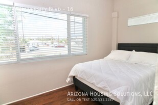 12 E University Blvd in Tucson, AZ - Building Photo - Building Photo