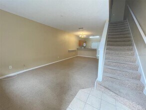 521 Wilton Cir in Sanford, FL - Building Photo - Building Photo
