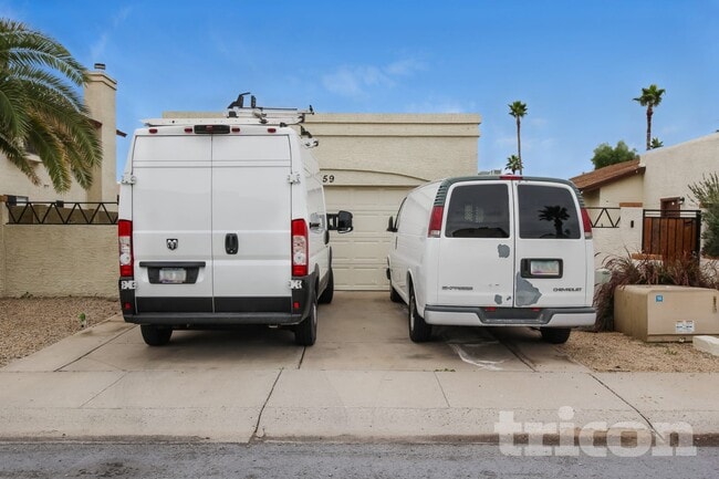 property at 4759 W Wahalla Ln