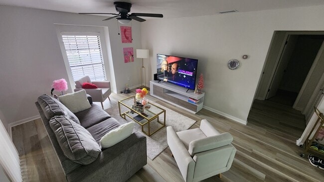 4008 Ashford Green Pl, Unit F203 in Tampa, FL - Building Photo - Building Photo