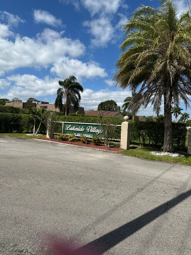property at 500 Bonnie Blvd