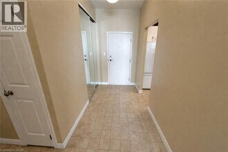 5 Ogilvie St in Hamilton, ON - Building Photo - Building Photo