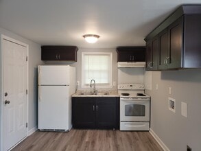 823 McNeil St in Spring Lake, NC - Building Photo - Building Photo