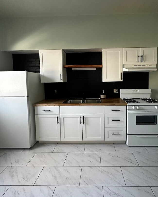 2060 Whittier St in Dubuque, IA - Building Photo - Building Photo