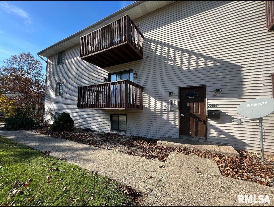 3417 Baskin Ridge in Peoria, IL - Building Photo