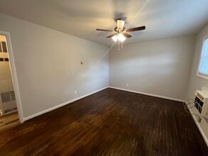 857 Bellevue St, Unit A in Greensboro, NC - Foto de edificio - Building Photo