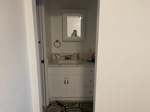 9517 Kauffman Ave in South Gate, CA - Foto de edificio - Building Photo