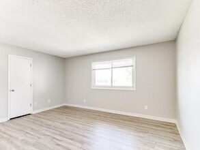 1014-1028 Shagbark Dr in Nevada, IA - Building Photo - Building Photo