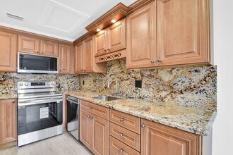 8807 Bella Vista Dr in Boca Raton, FL - Building Photo - Building Photo