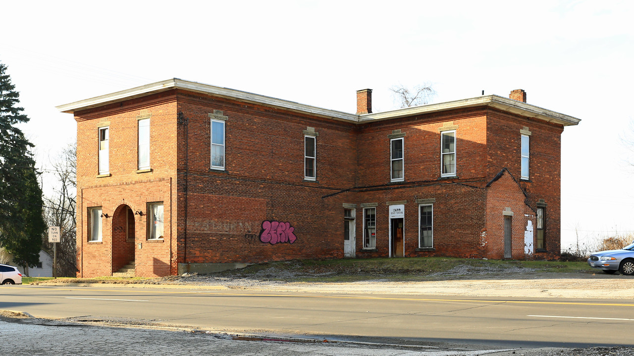 2699 E Center St in North Kingsville, OH - Building Photo