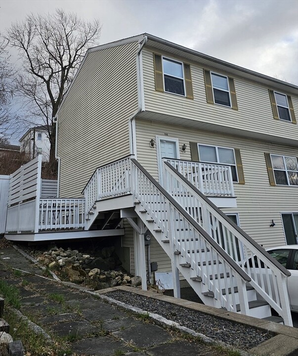 130 Norfolk St in Worcester, MA - Foto de edificio
