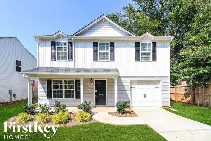 1909 Allyson Ave in Greensboro, NC - Building Photo