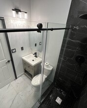 10116 San Miguel Ave, Unit A in South Gate, CA - Foto de edificio - Building Photo