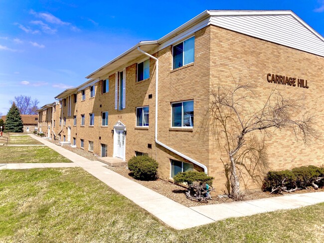 Carriage Hill in Iowa City, IA - Building Photo - Building Photo