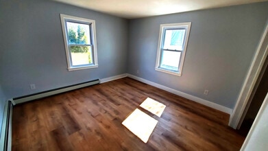 44 Fairview St, Unit B in Manchester, NH - Foto de edificio - Building Photo