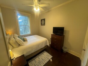 339 Whitaker St in Savannah, GA - Building Photo - Building Photo