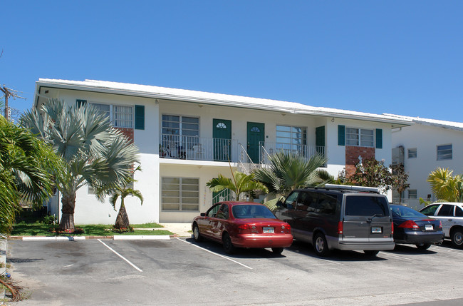 1140 NE 23rd Ter in Pompano Beach, FL - Building Photo - Building Photo