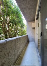 3861 Mentone Ave in Culver City, CA - Building Photo - Building Photo