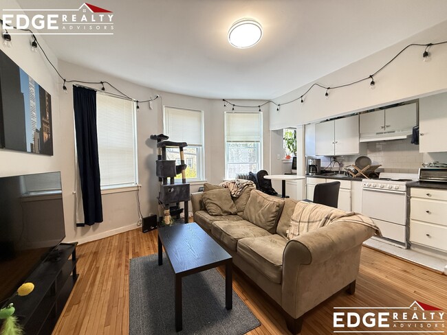 160 Strathmore Rd, Unit 5 in Boston, MA - Building Photo - Building Photo