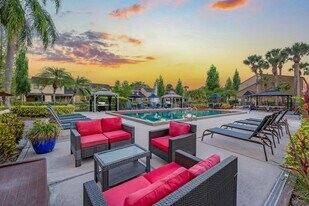 Urban Place Apartments in Tampa, FL - Building Photo