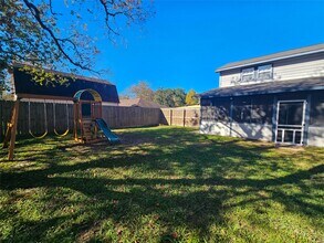 108 Oriole Ln in Angleton, TX - Building Photo - Building Photo