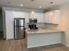 2313 N Hickory St in Sherman, TX - Building Photo