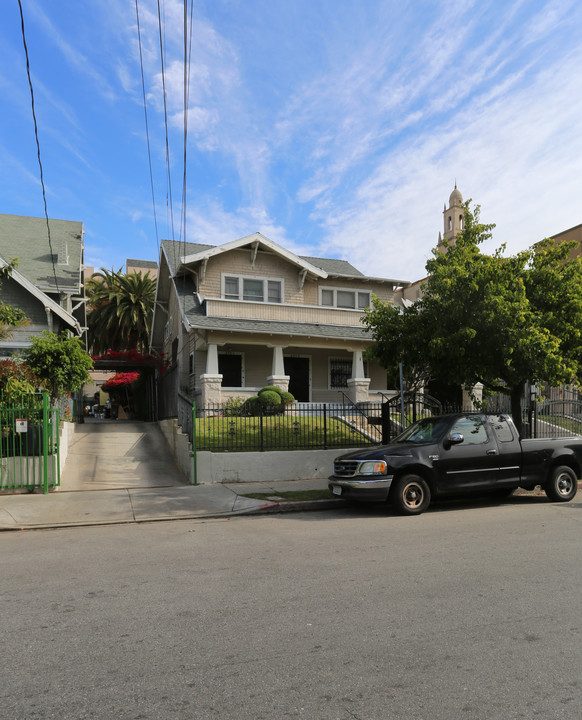 2959 Francis Ave in Los Angeles, CA - Foto de edificio