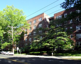 River Haven Apartments in Stamford, CT - Foto de edificio - Building Photo