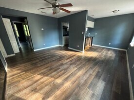 1881 Nekoma Ct, Unit D in Tallahassee, FL - Building Photo