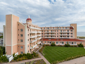 Lido Beach Towers in Lido Beach, NY - Building Photo - Building Photo