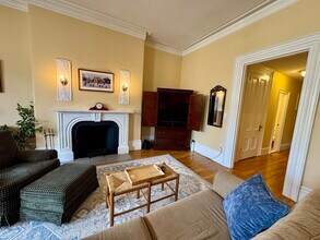 169 Beacon St, Unit 4-1 in Boston, MA - Building Photo - Building Photo