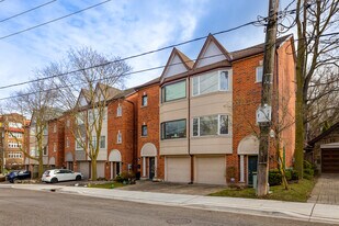 1A-5B Heathdale Rd in Toronto, ON - Building Photo