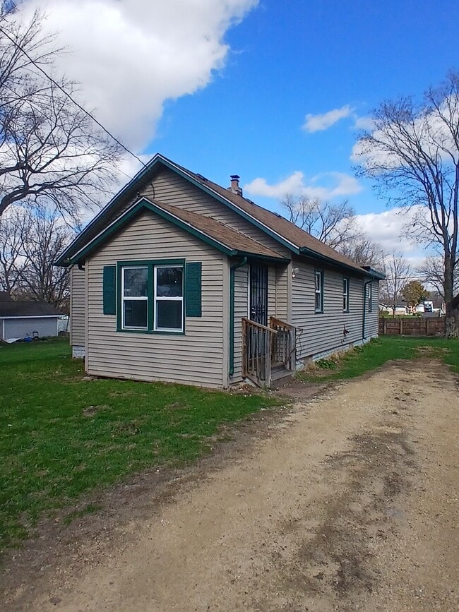 property at 1413 Labelle Ave