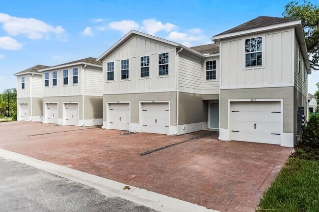 2314 Incandescent Wy in South Daytona, FL - Foto de edificio - Building Photo