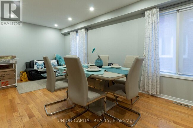 92 Guinevere Rd in Markham, ON - Building Photo - Building Photo
