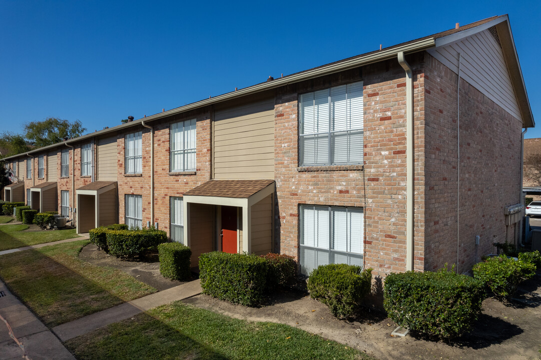 Summervale Apartments in Houston, TX - Foto de edificio